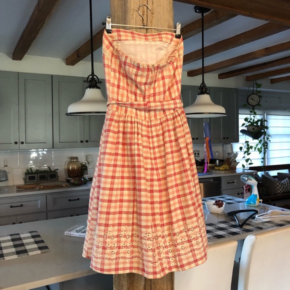 50ish style fit and flair strapless dress - Picture 8 of 14